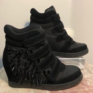 Size 39 Aldo “Graziana” Sneaker Wedge